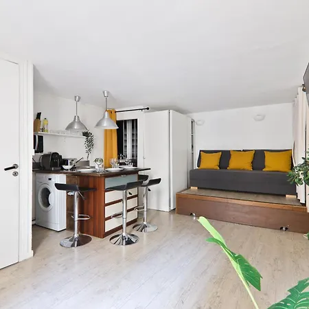 Heart Of Paris-studio-4p-saint Honore-free Netflix Apartment Paris