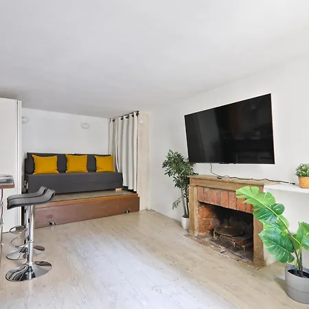 Heart Of Paris-studio-4p-saint Honore-free Netflix Apartment *