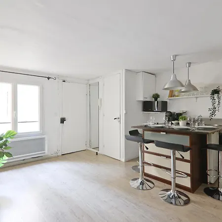 Heart Of Paris-studio-4p-saint Honore-free Netflix Apartment *