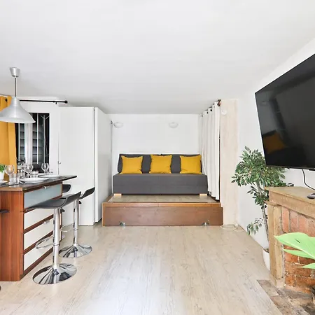 Heart Of Paris-studio-4p-saint Honore-free Netflix *